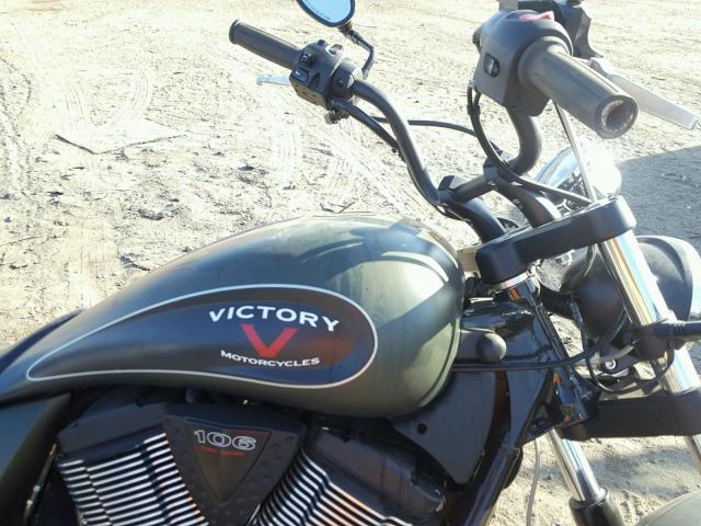 5VPLB36N9G3051812 - 2016 VICTORY MOTORCYCLES GUNNER Yaşıl foto 5