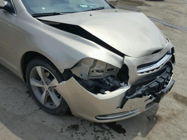 1G1ZC5E08CF229251 - 2012 CHEVROLET MALIBU 1LT GOLD photo 9