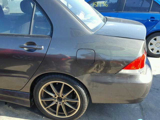 JA3AJ26EX4U043791 - 2004 MITSUBISHI LANCER ES GRAY photo 9