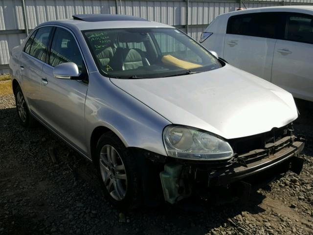 3VWDG71K65M647140 - 2005 VOLKSWAGEN NEW JETTA SILVER photo 1