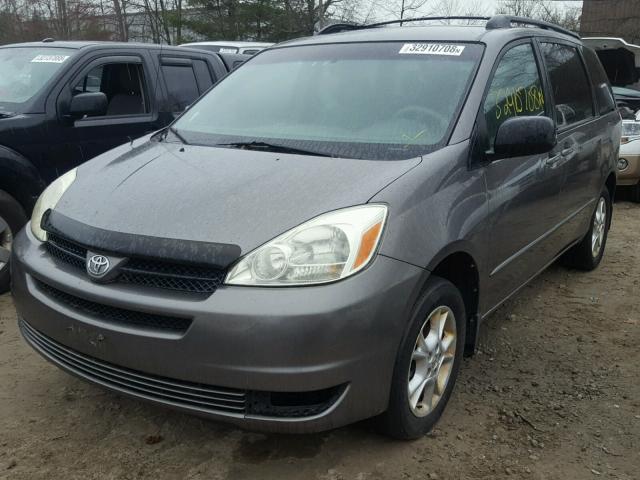 5TDBA23C54S009660 - 2004 TOYOTA SIENNA LE GRAY photo 2