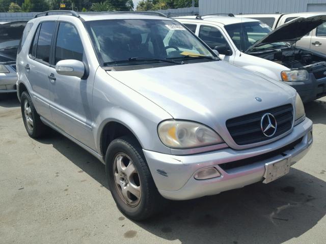 4JGAB54E82A290899 - 2002 MERCEDES-BENZ ML 320 GRAY photo 1