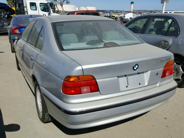 WBADM6336XBY25325 - 1999 BMW 528 I AUTO SILVER photo 3