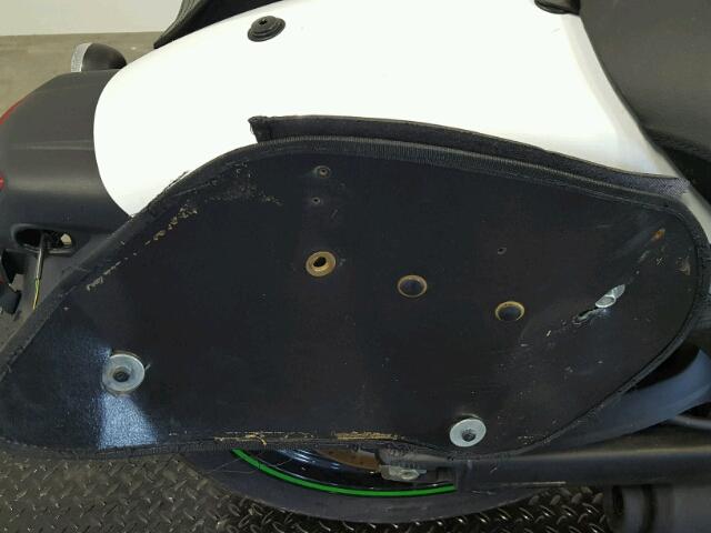 JKAENEB18FDA05164 - 2015 KAWASAKI EN650 B 白色 照片 10