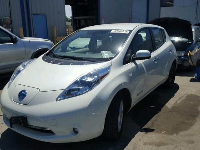 JN1AZ0CP2BT009242 - 2011 NISSAN LEAF SV WHITE photo 2