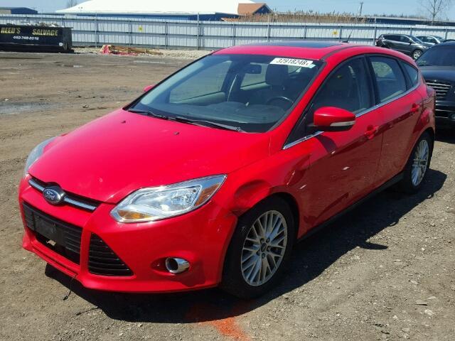 1FAHP3M22CL357832 - 2012 FORD FOCUS SEL RED photo 2