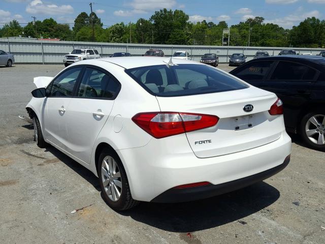 KNAFX4A66F5398565 - 2015 KIA FORTE LX WHITE photo 3