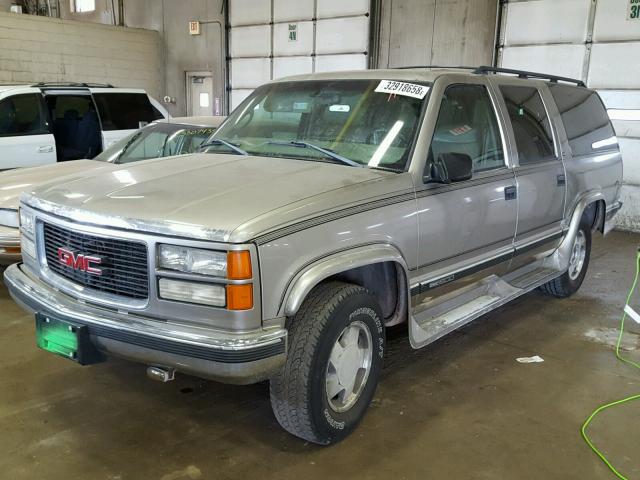 1GDFK16R0XJ706126 - 1999 GMC SUBURBAN K SILVER photo 2