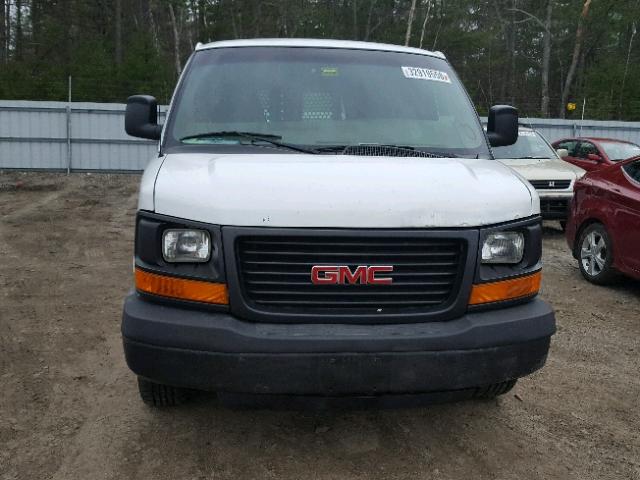 1GTHG35U331104329 - 2003 GMC SAVANA G35 WHITE photo 9