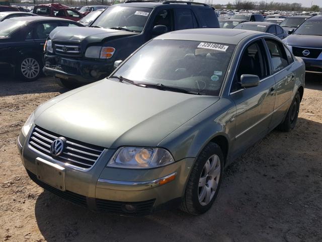 WVWRH63B42P293296 - 2002 VOLKSWAGEN PASSAT GLX GREEN photo 2