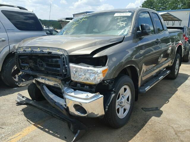 5TFRM5F19BX023408 - 2011 TOYOTA TUNDRA BROWN photo 2