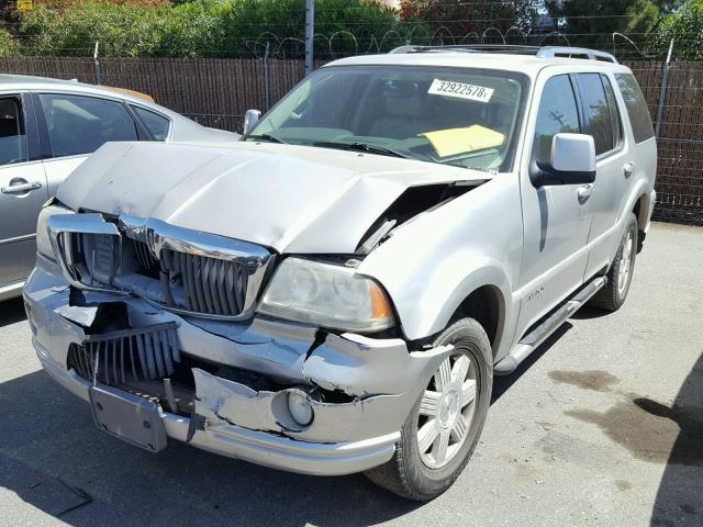 5LMEU68H84ZJ41304 - 2004 LINCOLN AVIATOR 银色 照片 2