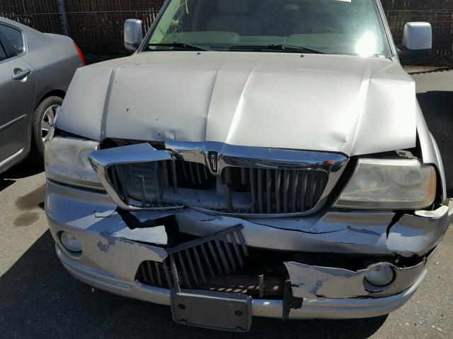 5LMEU68H84ZJ41304 - 2004 LINCOLN AVIATOR 银色 照片 7