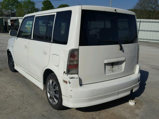 JTLKT324964050578 - 2006 TOYOTA SCION XB WHITE photo 3