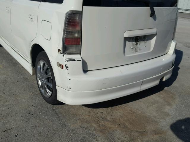 JTLKT324964050578 - 2006 TOYOTA SCION XB WHITE photo 9