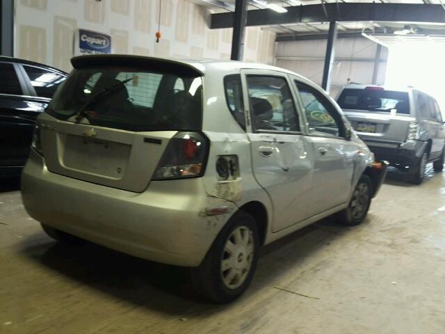 KL1TJ62694B232676 - 2004 CHEVROLET AVEO LS SILVER photo 4