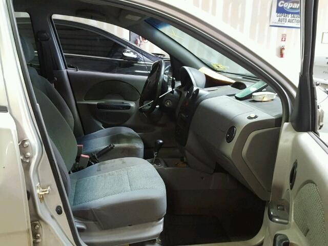 KL1TJ62694B232676 - 2004 CHEVROLET AVEO LS SILVER photo 5