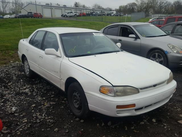 4T1BG12K4TU900045 - 1996 TOYOTA CAMRY DX WHITE photo 1