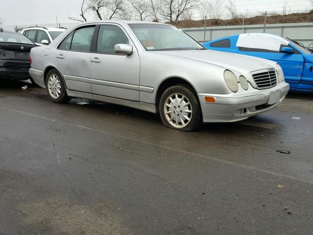 WDBJF82J9YX029165 - 2000 MERCEDES-BENZ E 320 4MAT SILVER photo 1