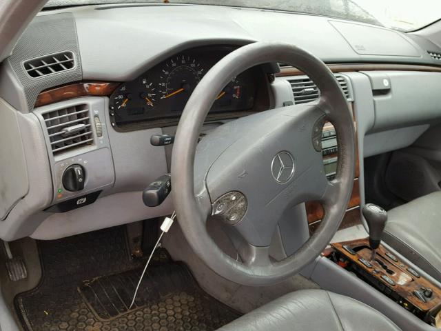 WDBJF82J9YX029165 - 2000 MERCEDES-BENZ E 320 4MAT SILVER photo 9