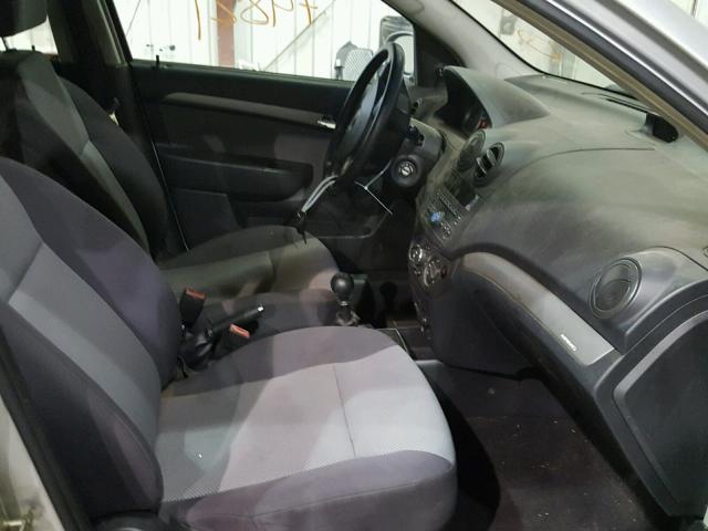 KL1TD66E39B395212 - 2009 CHEVROLET AVEO LS SILVER photo 5