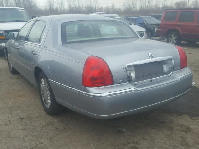 1LNHM82VX6Y649048 - 2006 LINCOLN TOWN CAR S SILVER photo 3