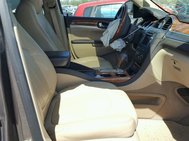 5GAKRBED2BJ125036 - 2011 BUICK ENCLAVE CX BROWN photo 5