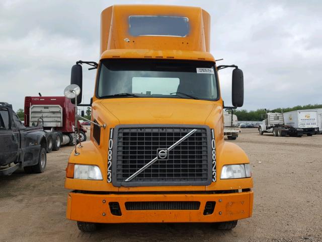 4V4M19GF65N387665 - 2005 VOLVO VN VNM ORANGE photo 9