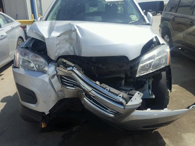 3GNCJKSB8FL253249 - 2015 CHEVROLET TRAX LS SILVER photo 9