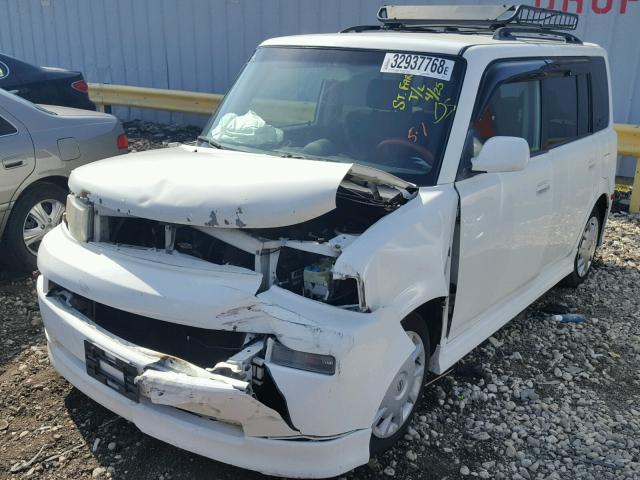 JTLKT324X64049133 - 2006 TOYOTA SCION XB WHITE photo 2