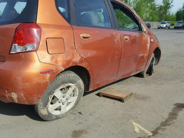 KL1TD62645B442076 - 2005 CHEVROLET AVEO BASE ORANGE photo 10