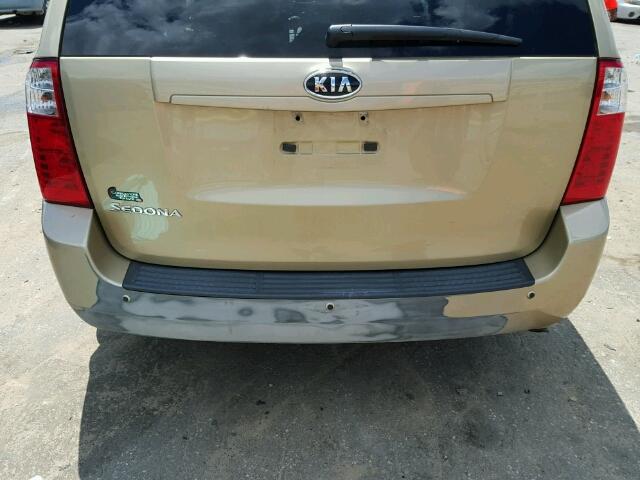 KNDMG4C33A6326819 - 2010 KIA SEDONA LX TAN photo 9