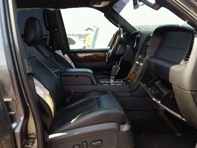 5LMJJ2HT2HEL00626 - 2017 LINCOLN NAVIGATOR 灰色 照片 5