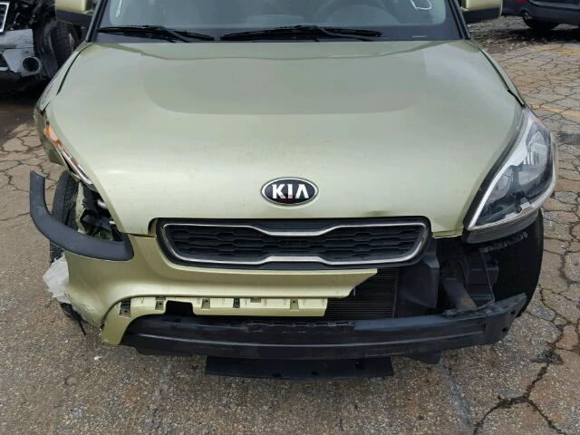 KNDJT2A52D7516813 - 2013 KIA SOUL GREEN photo 9