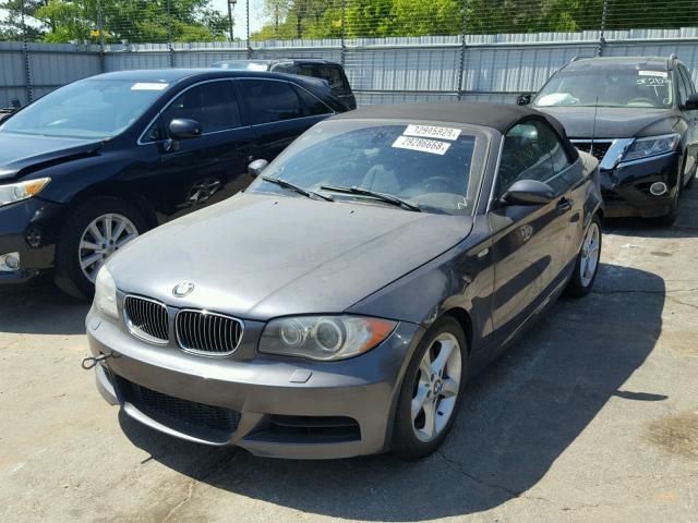 WBAUN93588VK39810 - 2008 BMW 135 I GRAY photo 2