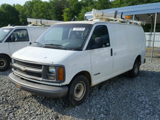 1GCFG25W2Y1206554 - 2000 CHEVROLET EXPRESS G2 WHITE photo 2