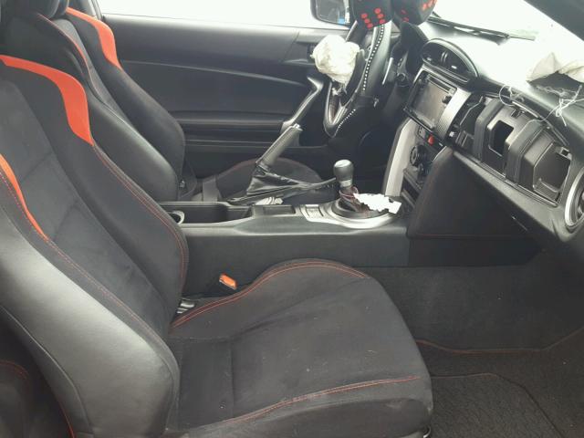 JF1ZNAA16E8701064 - 2014 TOYOTA SCION FR-S შავი ფოტო 5