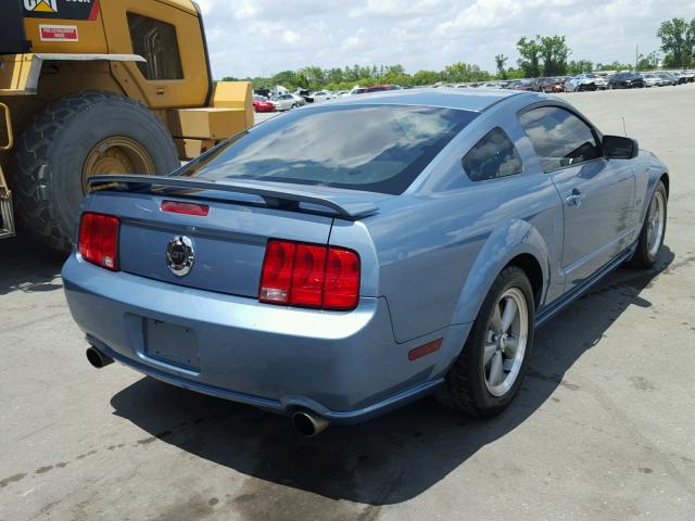 1ZVFT82HX65201383 - 2006 FORD MUSTANG GT BLUE photo 4