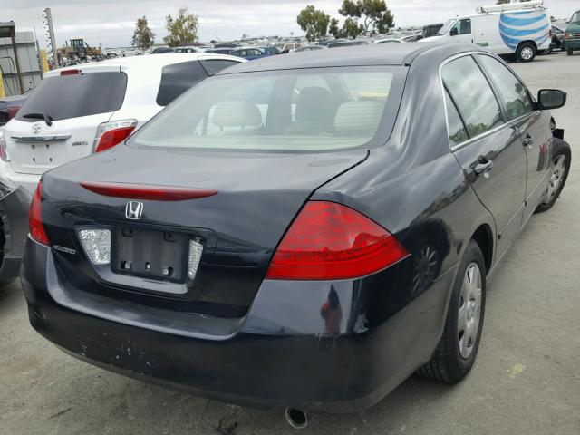 1HGCM564X7A173068 - 2007 HONDA ACCORD LX BLACK photo 4