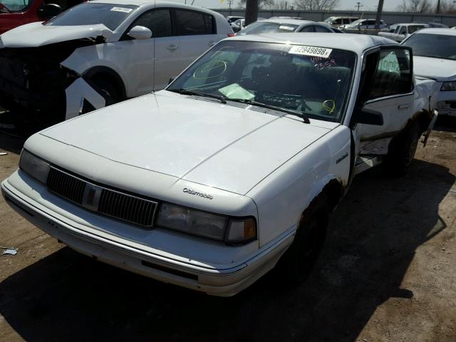 1G3AG55M6R6397359 - 1994 OLDSMOBILE CUTLASS CI WHITE photo 2