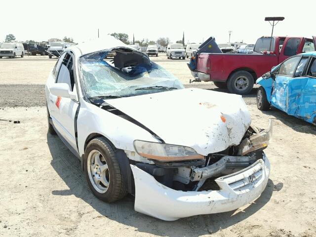 3HGCG66581G701074 - 2001 HONDA ACCORD LX WHITE photo 1