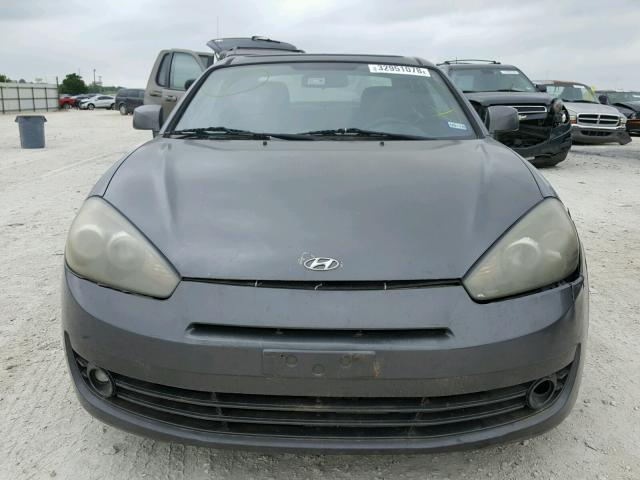 KMHHM66D67U257554 - 2007 HYUNDAI TIBURON GS GRAY photo 9