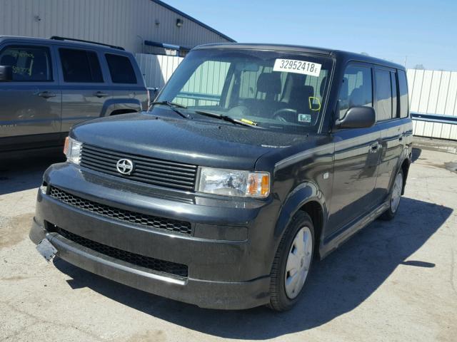 JTLKT324664084705 - 2006 TOYOTA SCION XB BLACK photo 2
