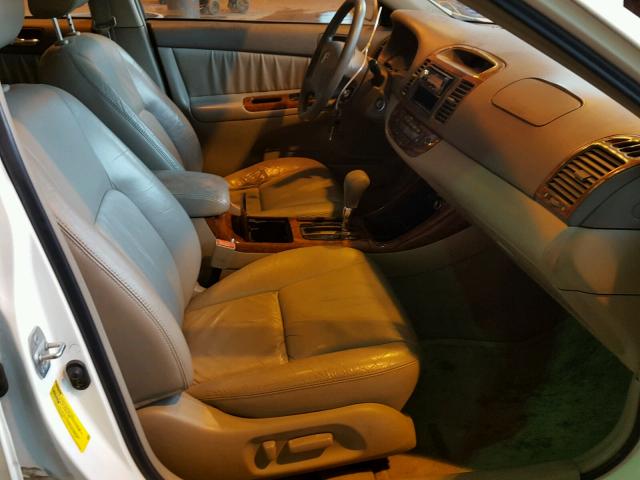 4T1BF30K63U048606 - 2003 TOYOTA CAMRY LE WHITE photo 5