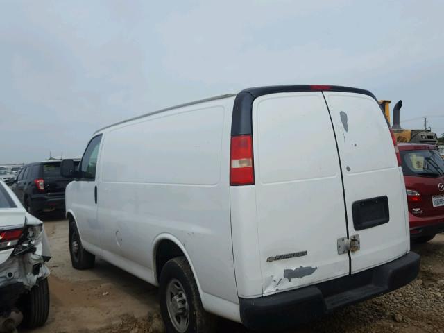 1GCGG25V671136180 - 2007 CHEVROLET EXPRESS G2 WHITE photo 3