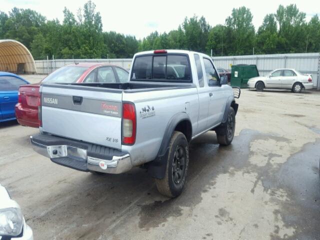 1N6ED26T8YC340267 - 2000 NISSAN FRONTIER K SILVER photo 4