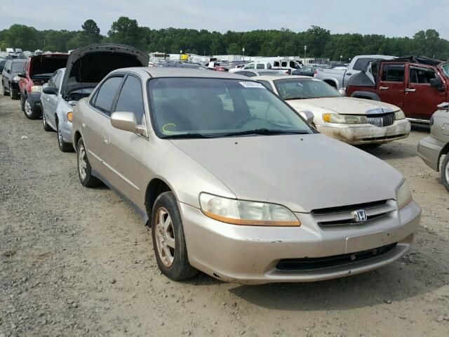 1HGCG5672YA050495 - 2000 HONDA ACCORD SE GOLD photo 1