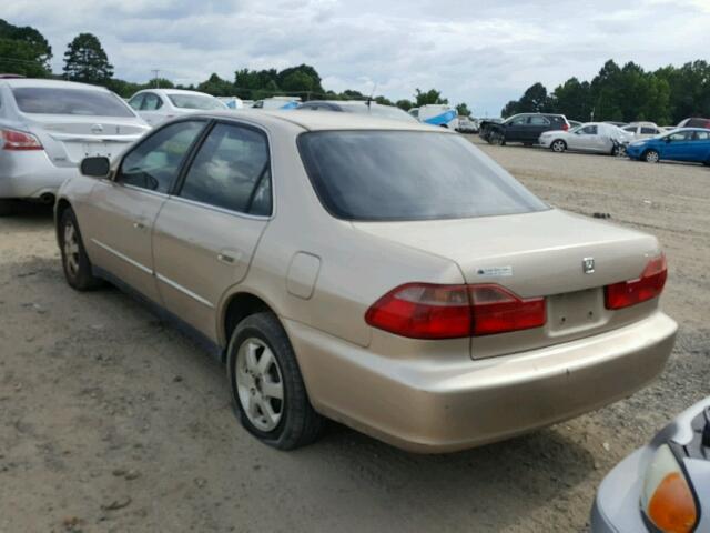 1HGCG5672YA050495 - 2000 HONDA ACCORD SE GOLD photo 3