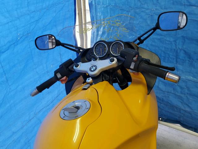 WB10432A4XZB50985 - 1999 BMW R1100 S YELLOW photo 5