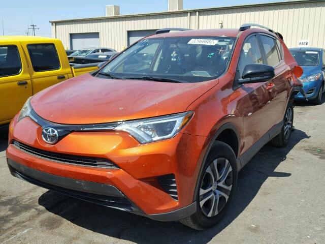 JTMZFREV4GJ070099 - 2016 TOYOTA RAV4 LE ORANGE photo 2